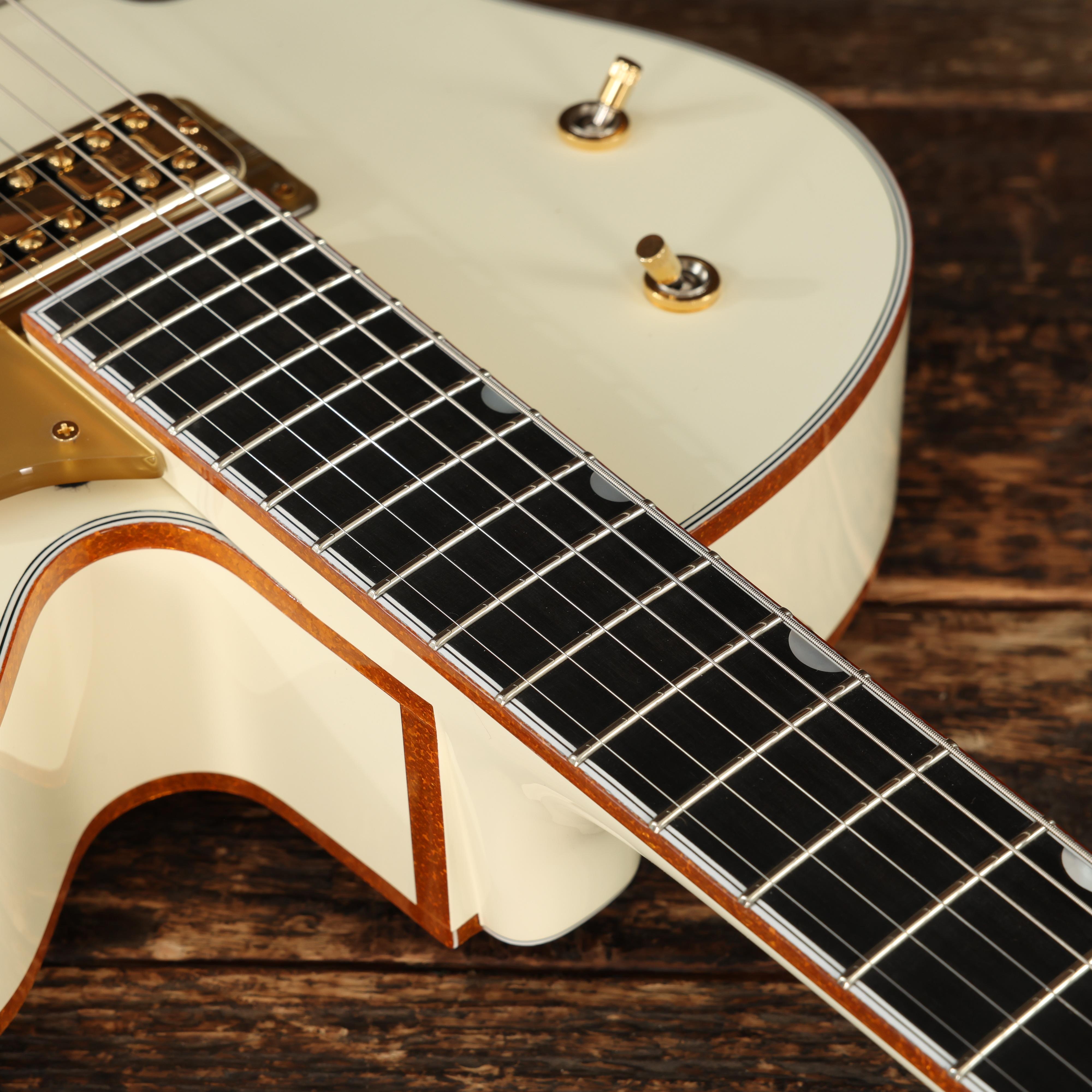 Gretsch G6136T-59GE 1959 Falcon with Bigsby in Vintage White